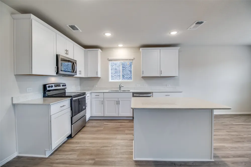 337 Glenwick Lane Van Alstyne, TX 75495