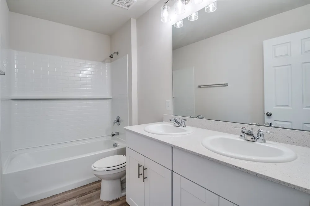 337 Glenwick Lane Van Alstyne, TX 75495