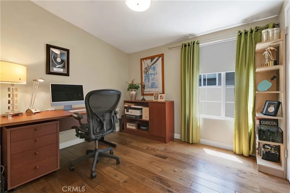 4028 Woodman Canyon Sherman Oaks, CA 91423