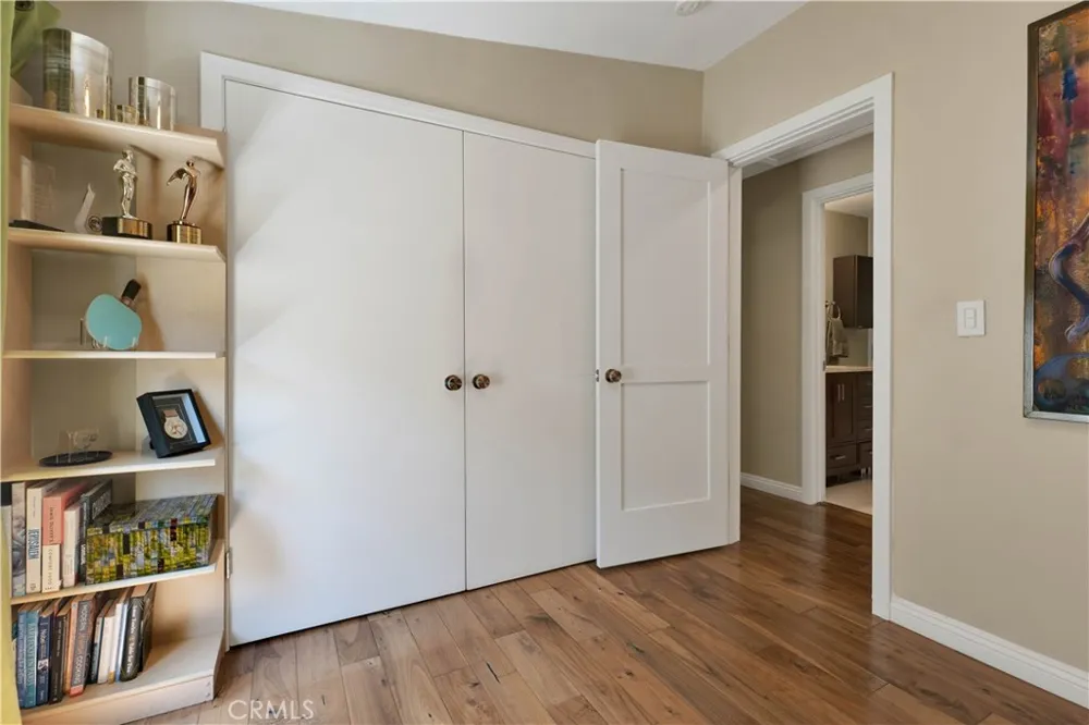 4028 Woodman Canyon Sherman Oaks, CA 91423