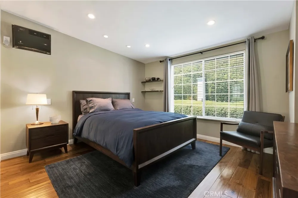 4028 Woodman Canyon Sherman Oaks, CA 91423