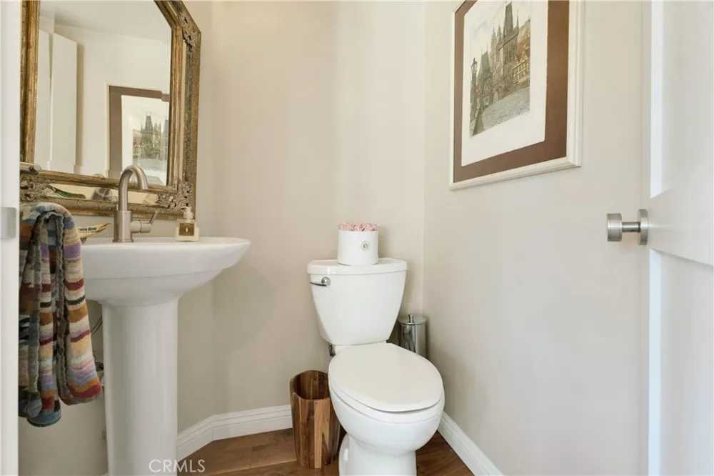 4028 Woodman Canyon Sherman Oaks, CA 91423
