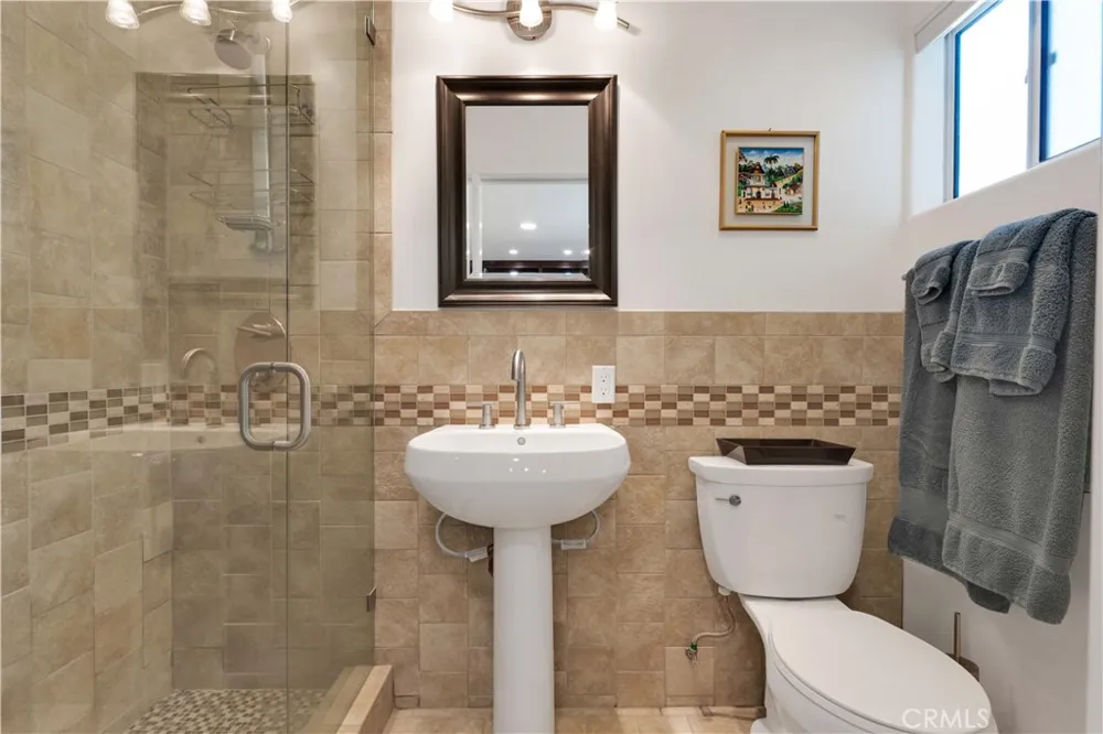 4028 Woodman Canyon Sherman Oaks, CA 91423