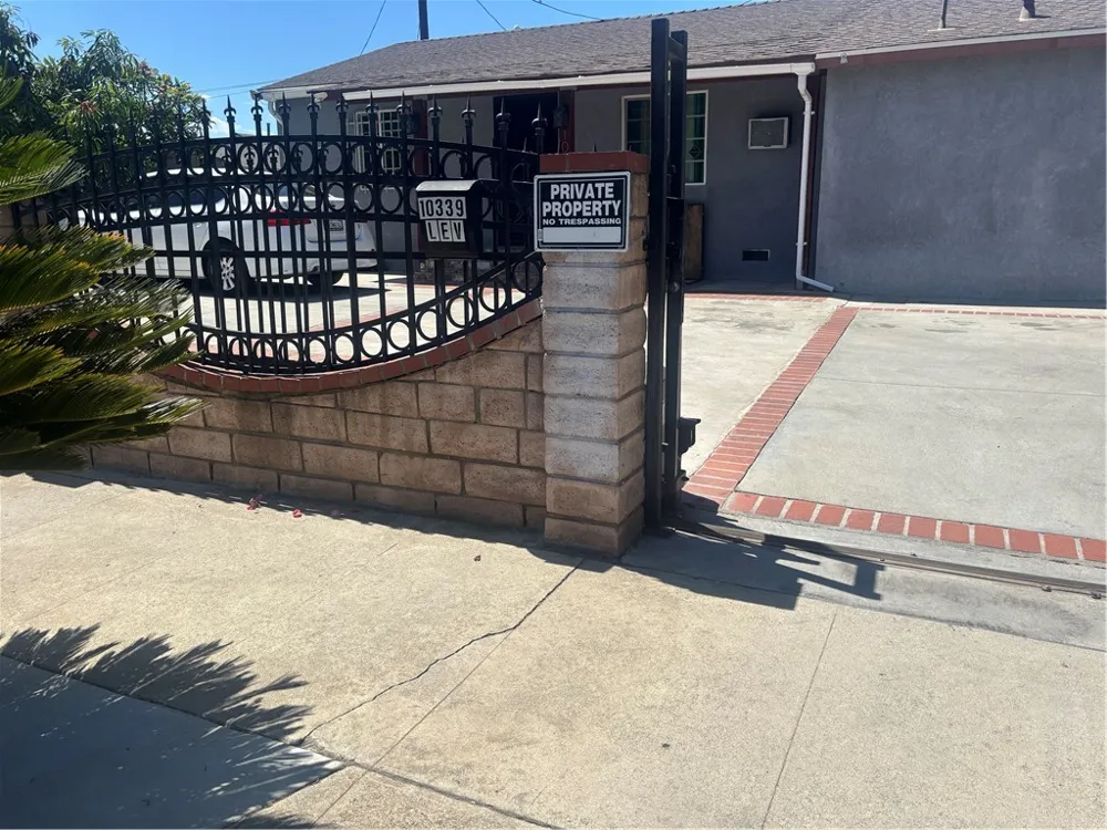 10339 Lev Los Angeles, CA 91331
