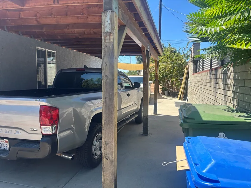 10339 Lev Los Angeles, CA 91331