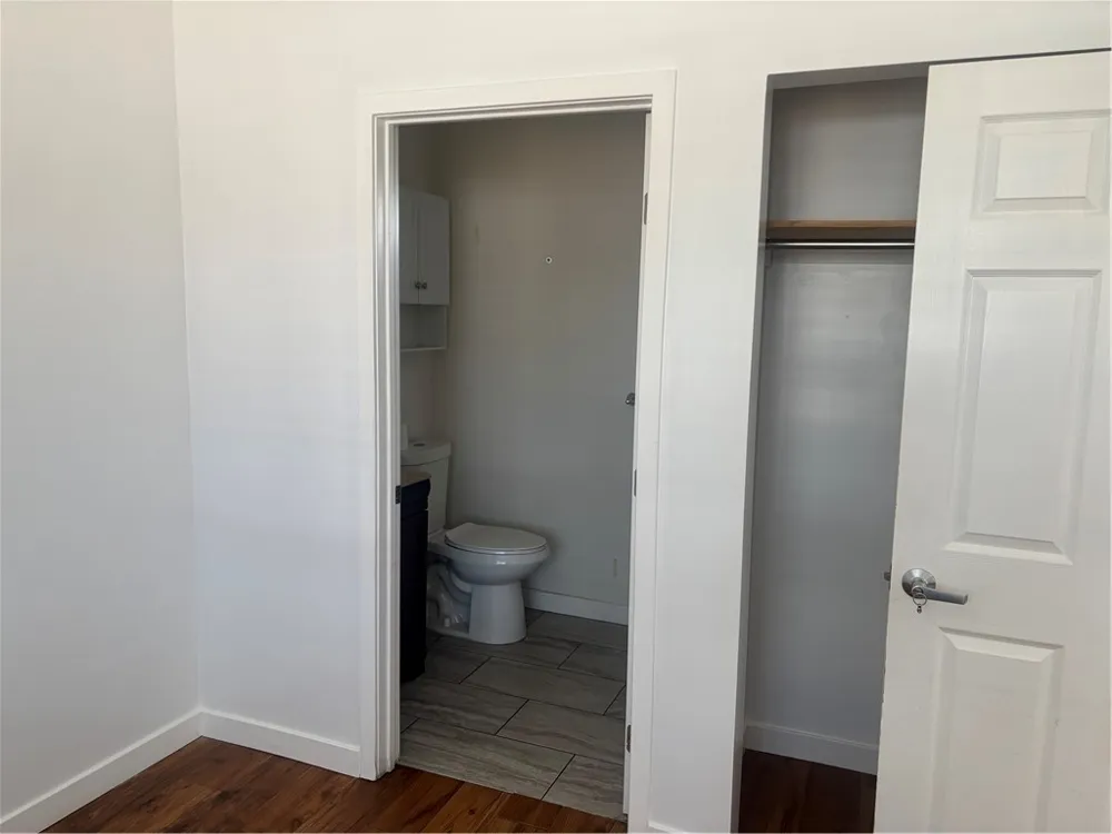 10339 Lev Los Angeles, CA 91331