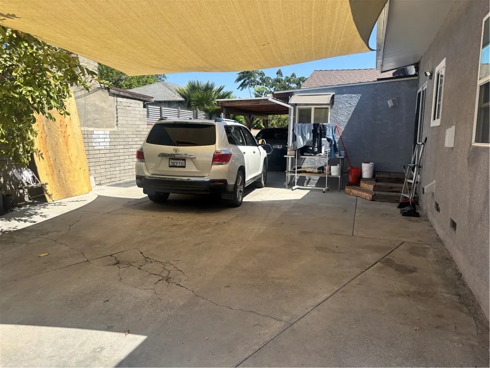10339 Lev Los Angeles, CA 91331