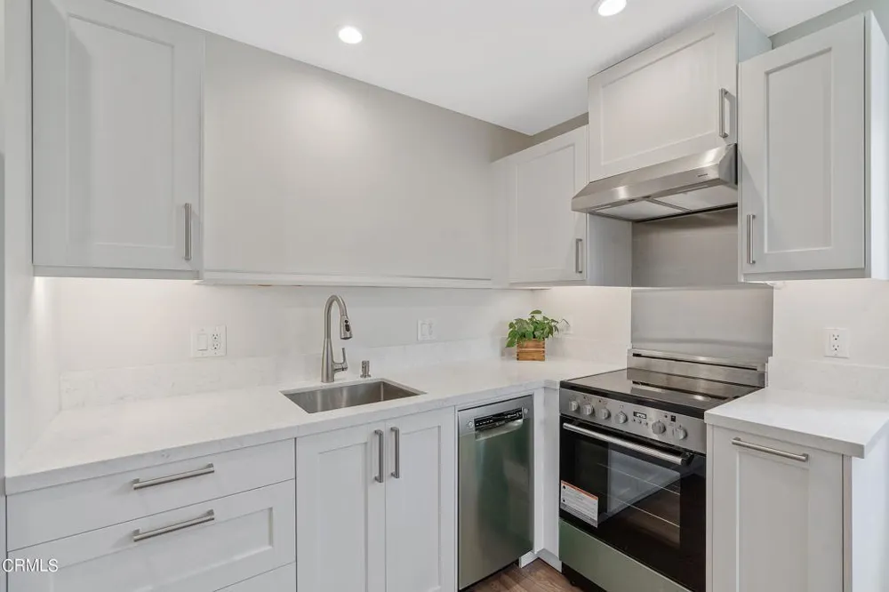 6341 Rosswood Terrace Los Angeles, CA 90042