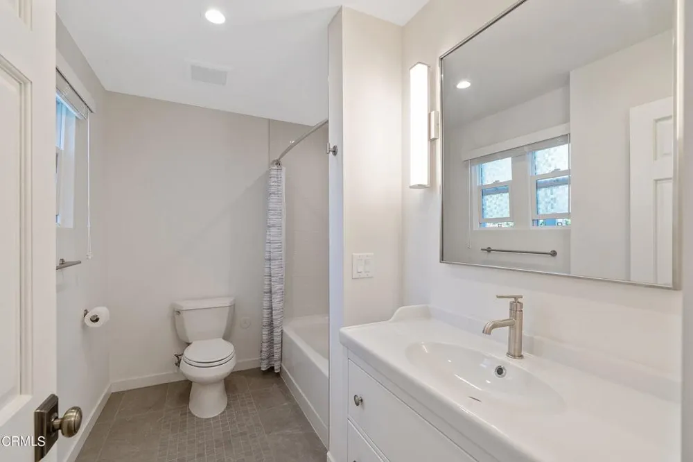 6341 Rosswood Terrace Los Angeles, CA 90042