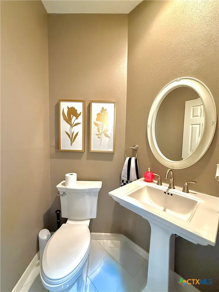 311 Charleston Drive Victoria, TX 77904