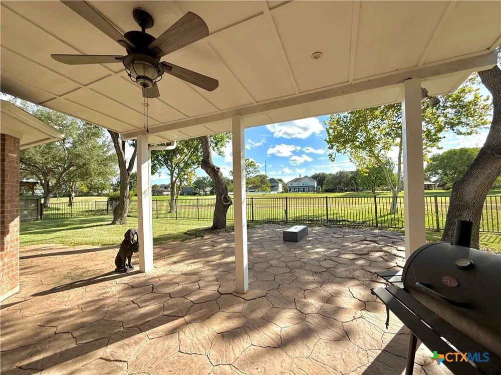 311 Charleston Drive Victoria, TX 77904