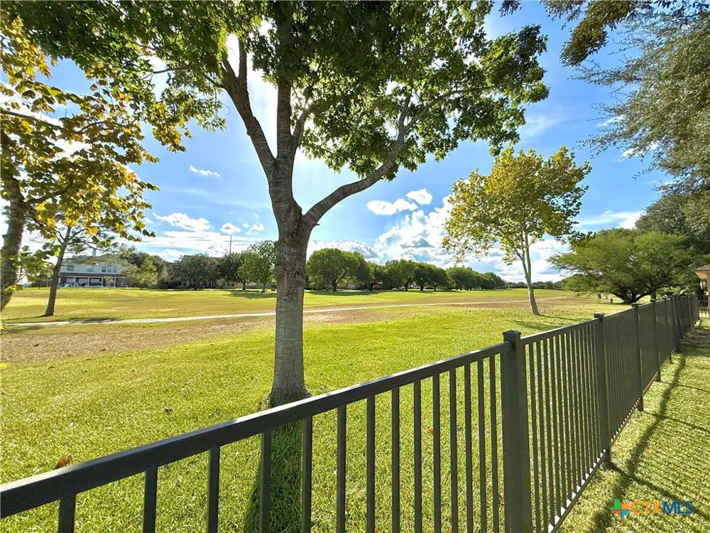 311 Charleston Drive Victoria, TX 77904