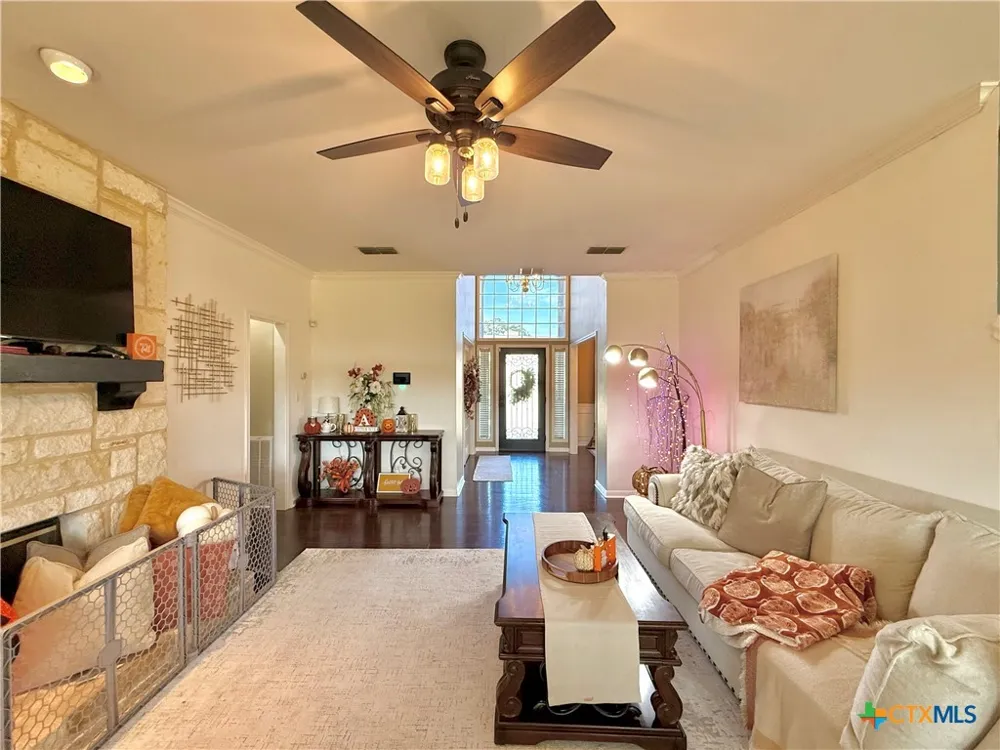 311 Charleston Drive Victoria, TX 77904