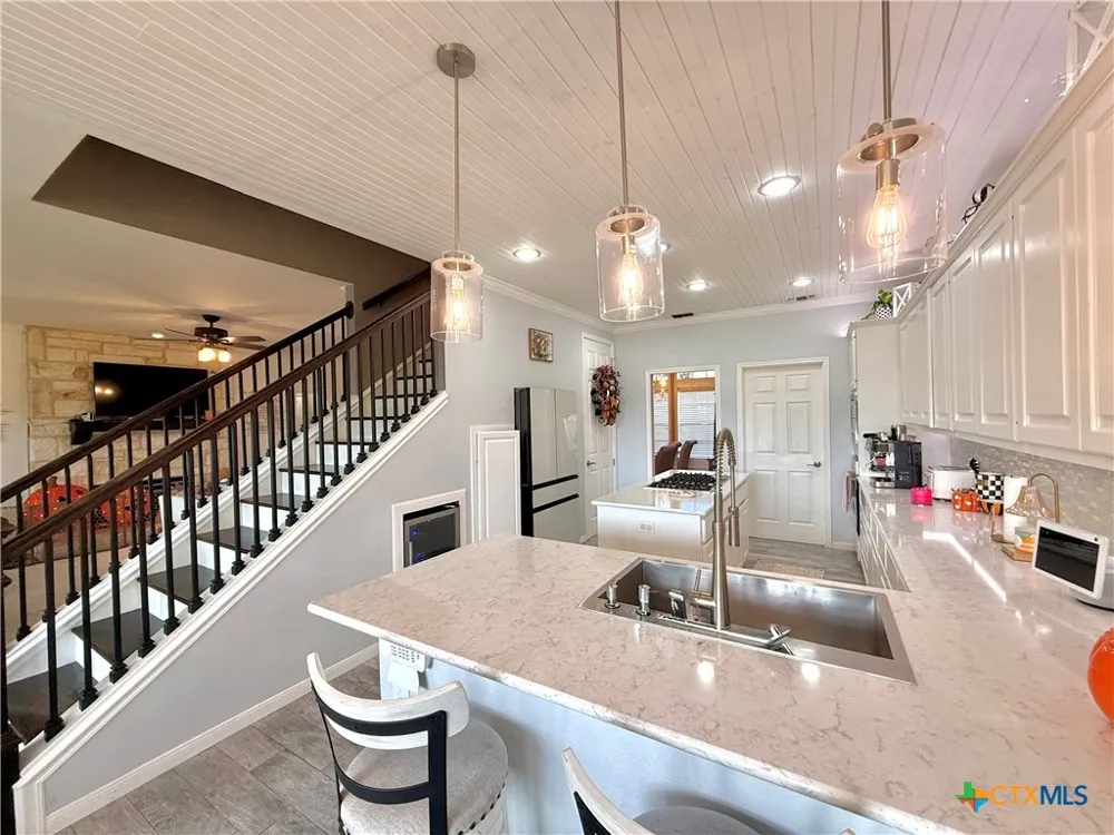 311 Charleston Drive Victoria, TX 77904