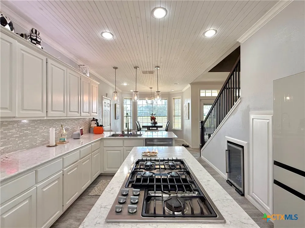 311 Charleston Drive Victoria, TX 77904