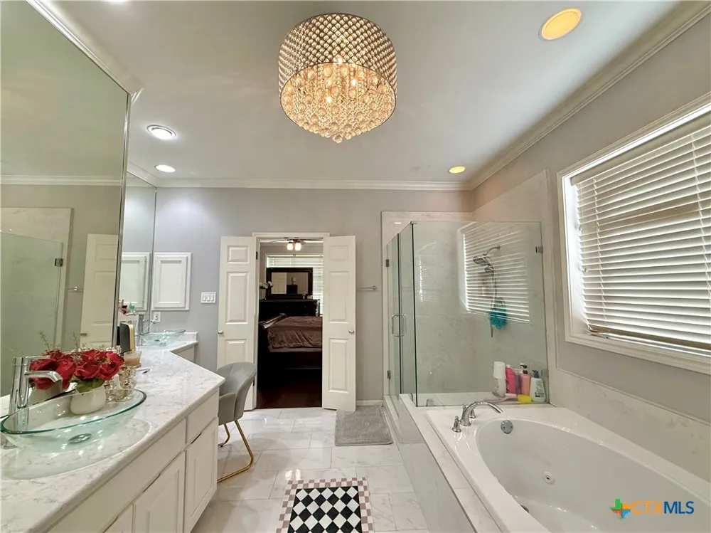311 Charleston Drive Victoria, TX 77904