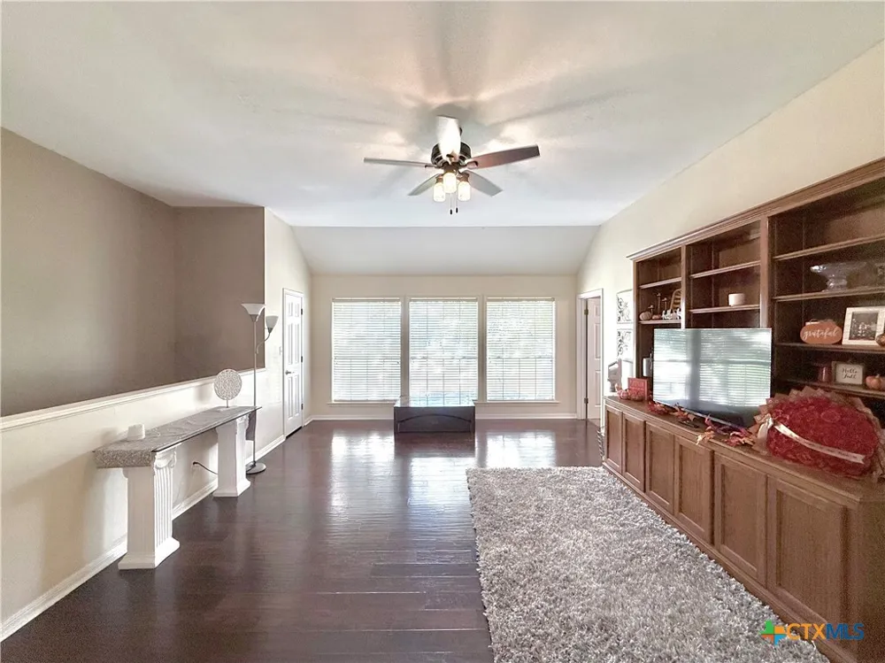 311 Charleston Drive Victoria, TX 77904