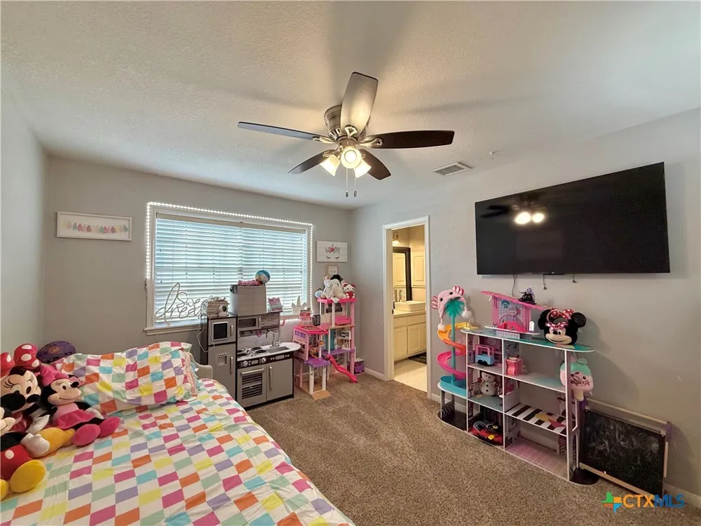 311 Charleston Drive Victoria, TX 77904