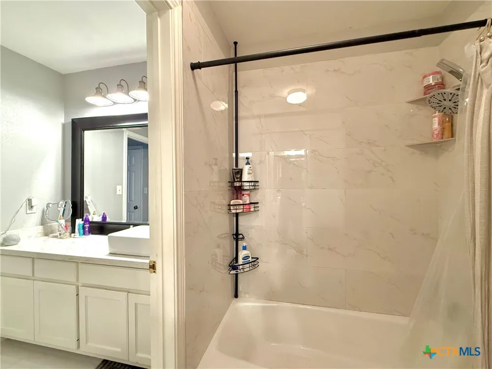311 Charleston Drive Victoria, TX 77904