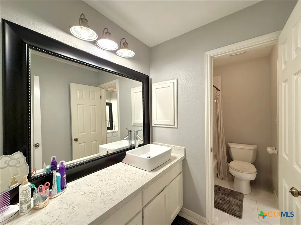 311 Charleston Drive Victoria, TX 77904