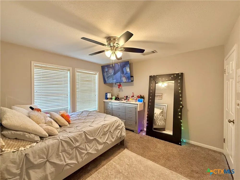 311 Charleston Drive Victoria, TX 77904