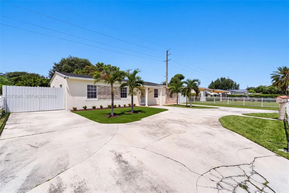 15850 NW 18th Pl Miami Gardens, FL 33054