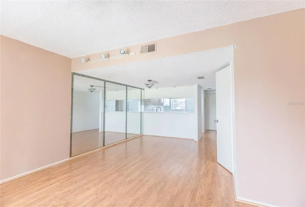 9209 SEMINOLE BOULEVARD #79 Seminole, FL 33772