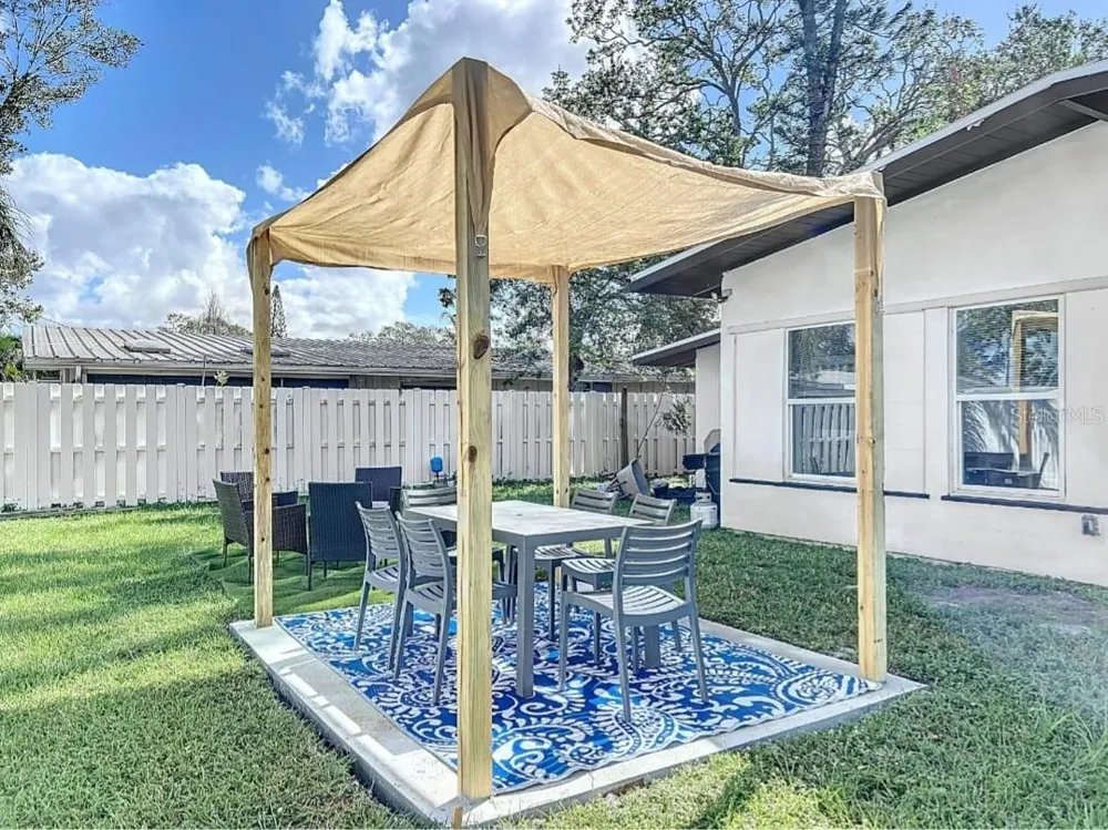 2893 WOOD STREET Sarasota, FL 34237