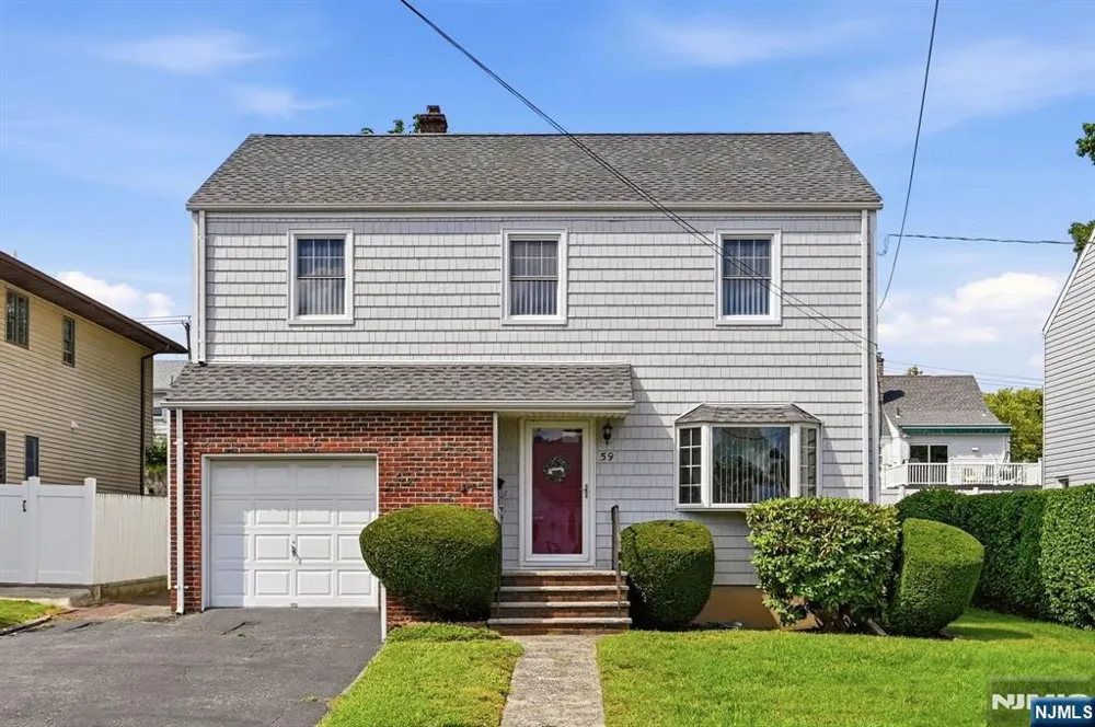 59 17th Avenue Elmwood Park, NJ 07407