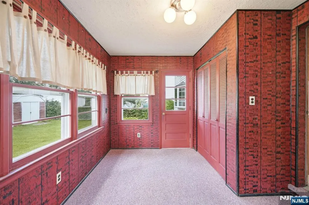 59 17th Avenue Elmwood Park, NJ 07407