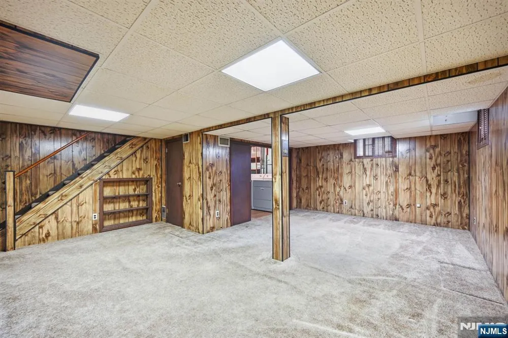 59 17th Avenue Elmwood Park, NJ 07407