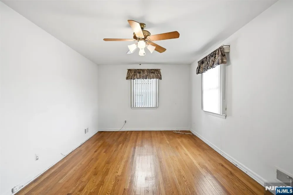 59 17th Avenue Elmwood Park, NJ 07407