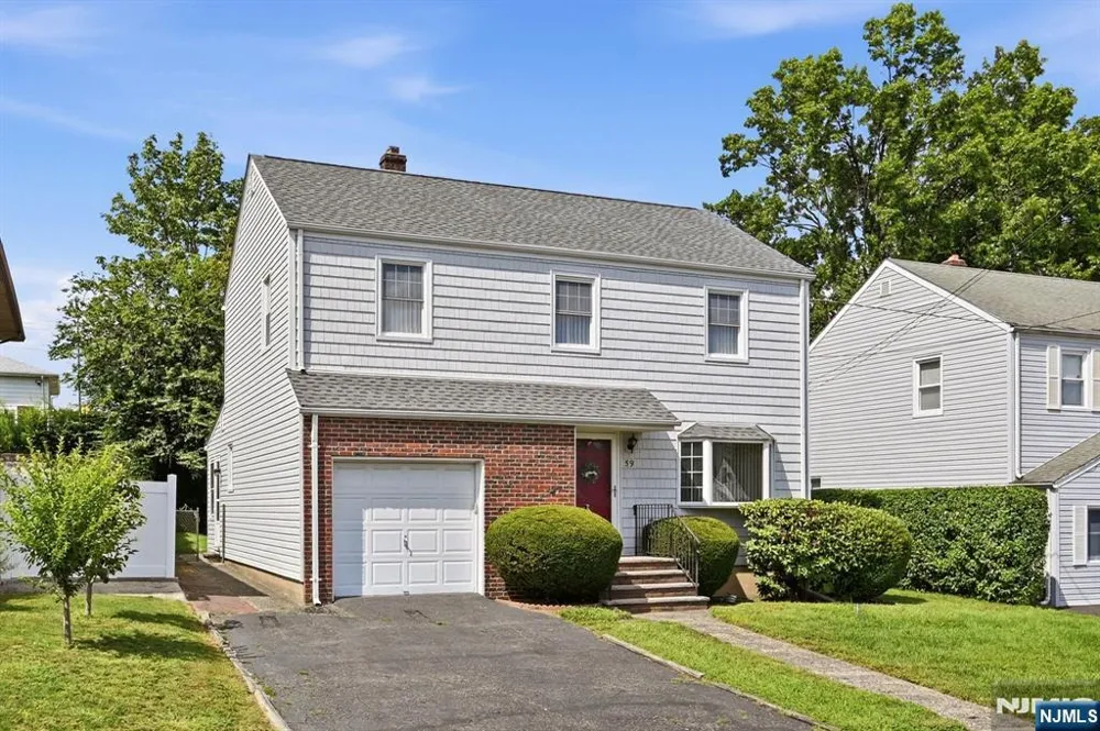 59 17th Avenue Elmwood Park, NJ 07407