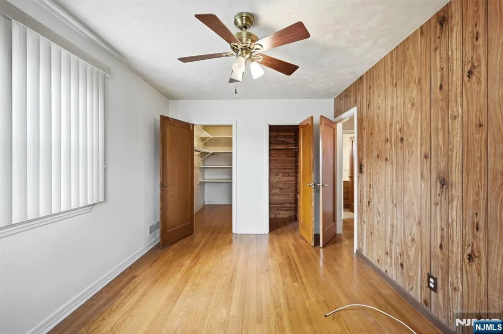 59 17th Avenue Elmwood Park, NJ 07407