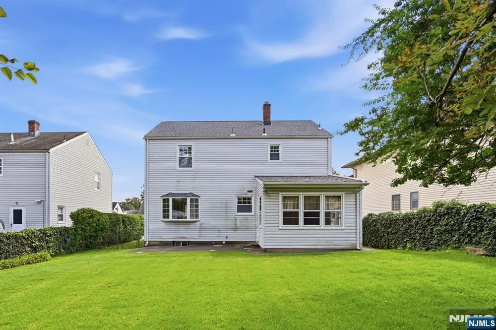 59 17th Avenue Elmwood Park, NJ 07407