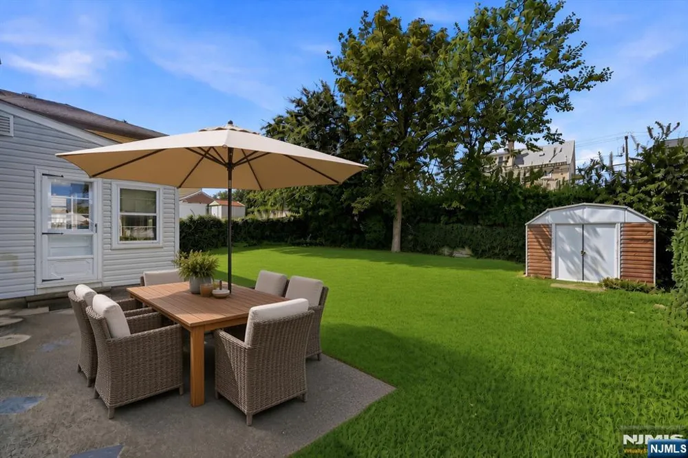 59 17th Avenue Elmwood Park, NJ 07407