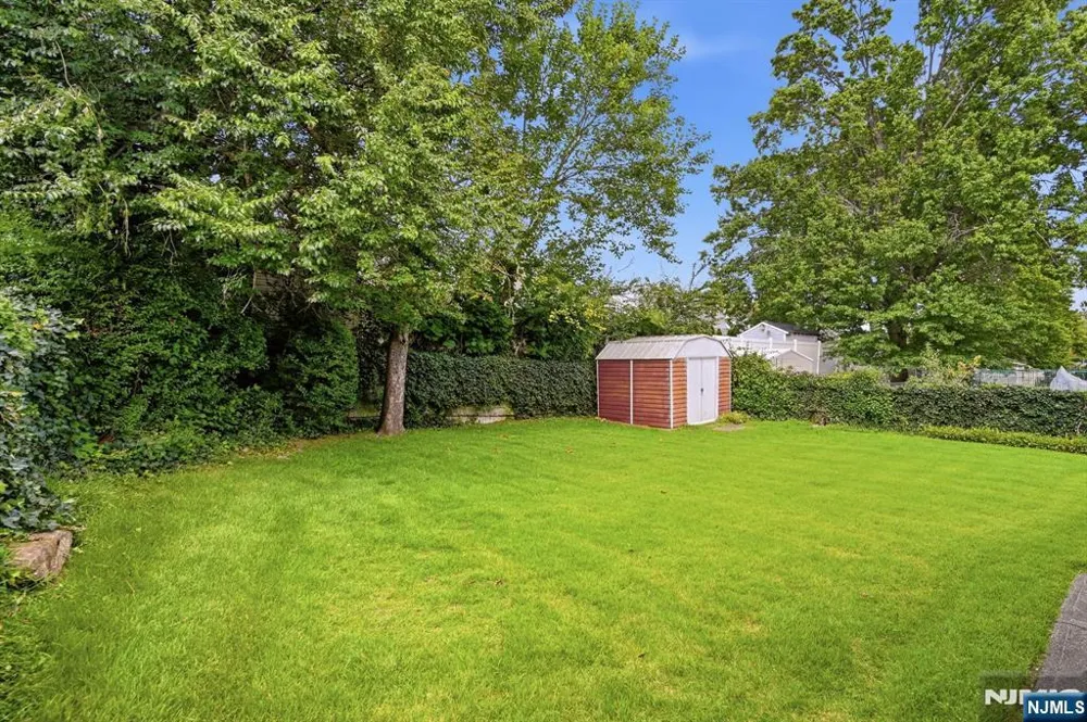 59 17th Avenue Elmwood Park, NJ 07407