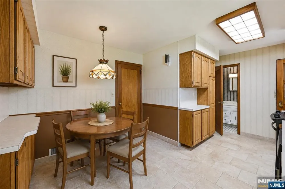 59 17th Avenue Elmwood Park, NJ 07407