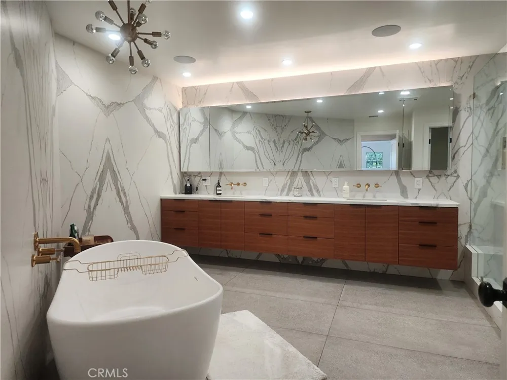 26049 Coronado Court Valencia, CA 91355