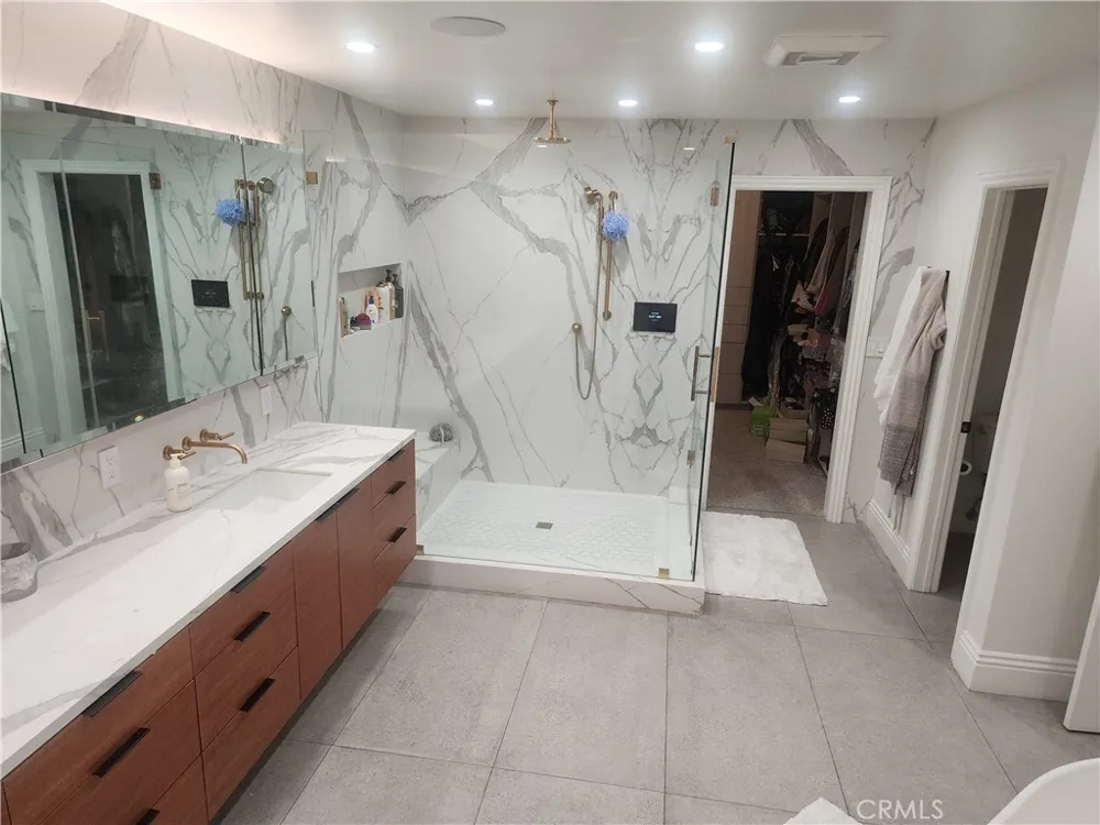 26049 Coronado Court Valencia, CA 91355