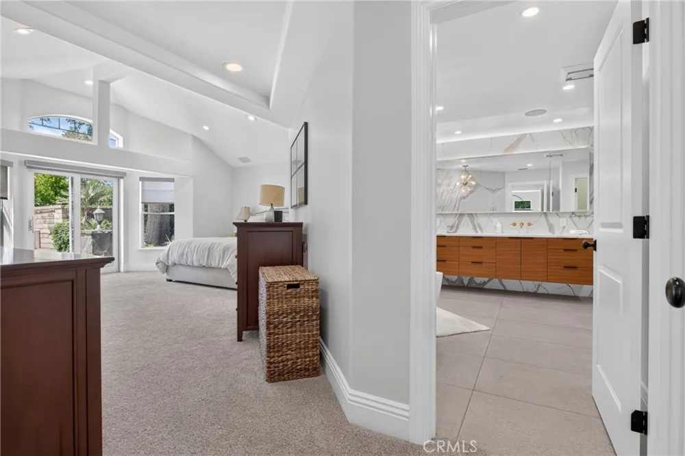 26049 Coronado Court Valencia, CA 91355