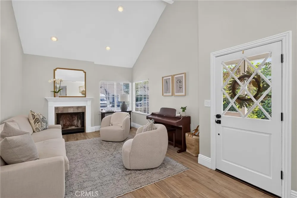 26049 Coronado Court Valencia, CA 91355