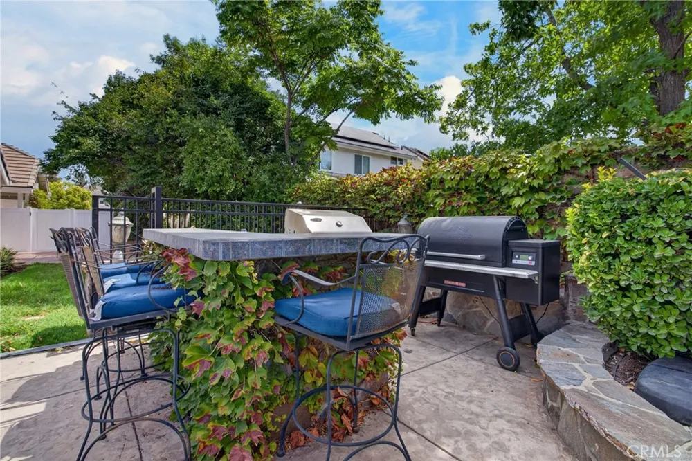 26049 Coronado Court Valencia, CA 91355