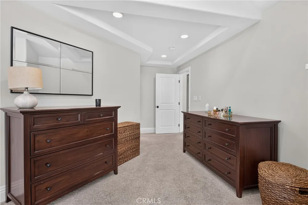 26049 Coronado Court Valencia, CA 91355