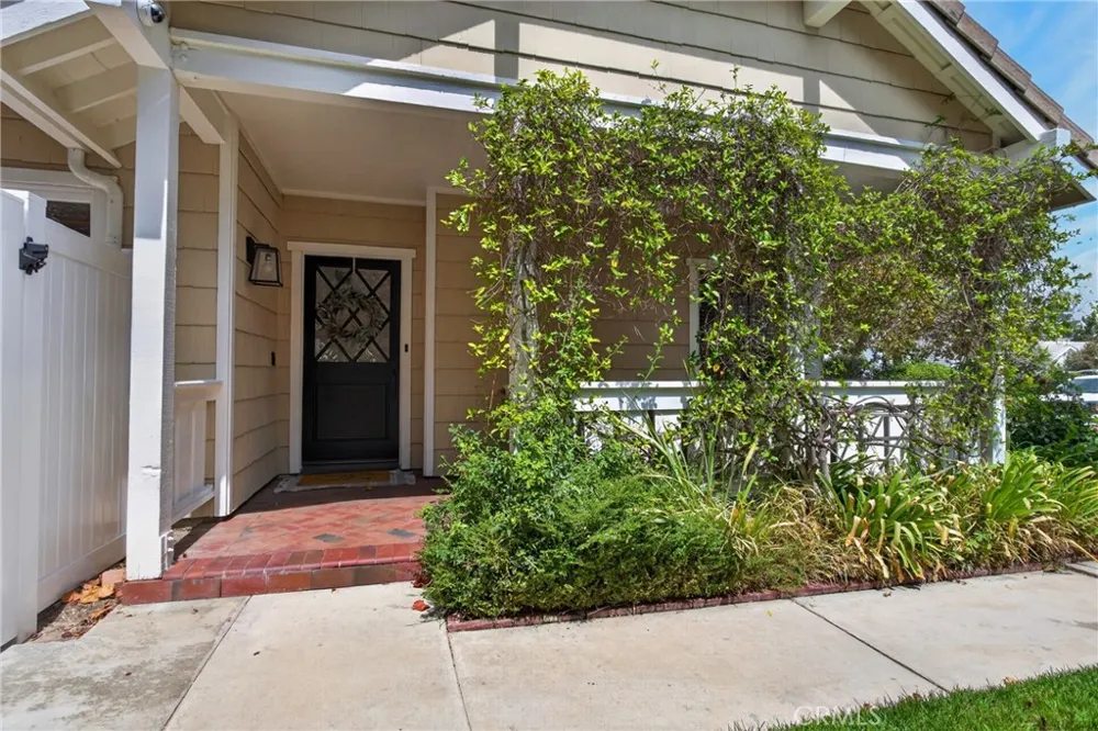 26049 Coronado Court Valencia, CA 91355