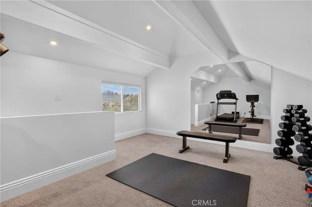 26049 Coronado Court Valencia, CA 91355