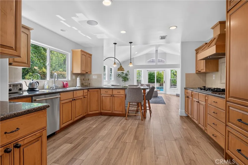 26049 Coronado Court Valencia, CA 91355