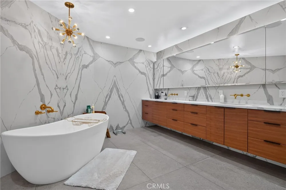 26049 Coronado Court Valencia, CA 91355