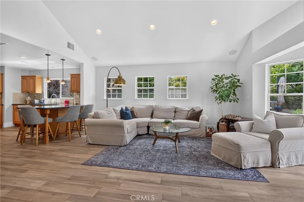 26049 Coronado Court Valencia, CA 91355
