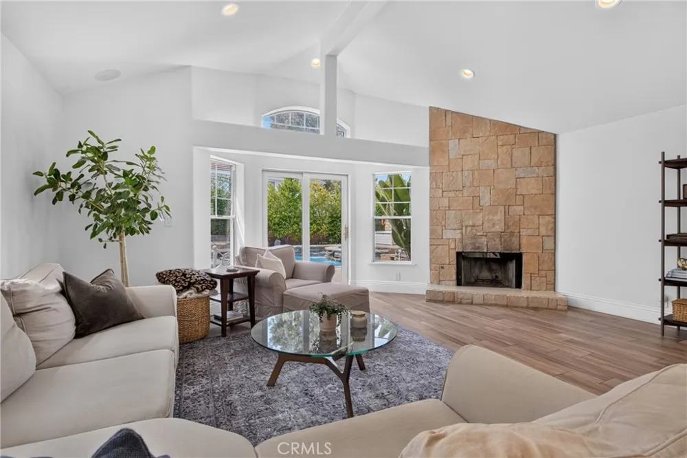 26049 Coronado Court Valencia, CA 91355